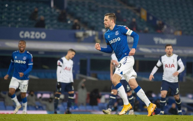 示出足够的 示出足够的