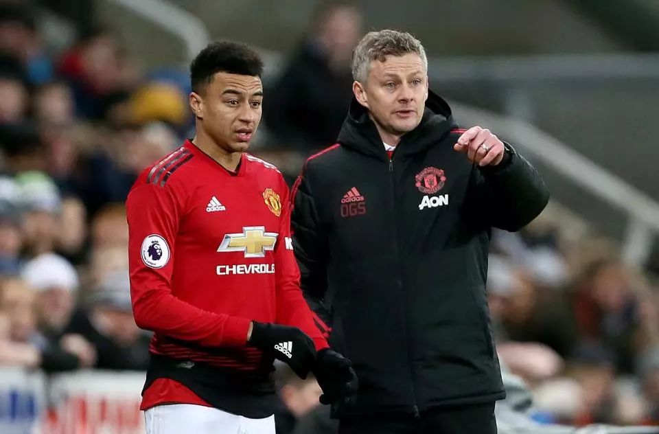 随着全球足 随着全球足